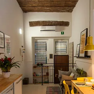The Yellow House Roma